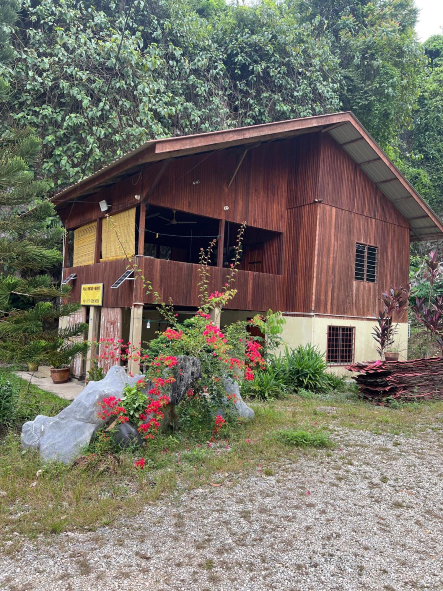 Country House Pulai Holiday Village Gua Musang Bagian luar foto