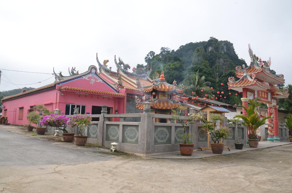 Country House Pulai Holiday Village Gua Musang Bagian luar foto